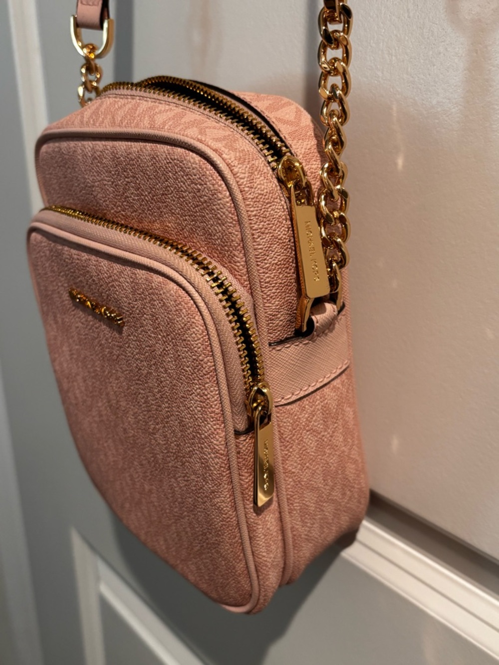 Michael Kors Blush Pink Signature Crossbody with Gold Hardware - Picture 2 of 5